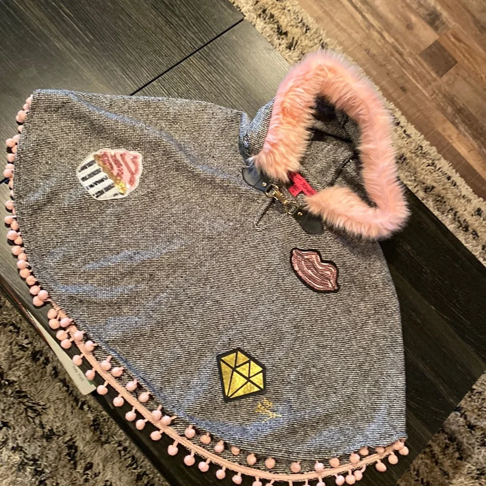 Betsey Johnson size 5 (girls) tweed cape shrug shawl perfect condition!!❤️💗